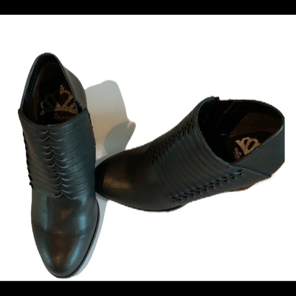Fergie Shoes - Fergalicious Women’s Calhoun Ankle Bootie